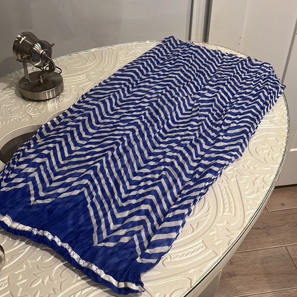 Blue and white chevron stripped infinity scarf - Picture 4 of 4